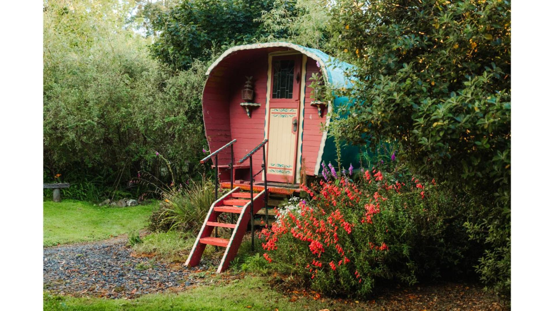 Вилла Pekapeka Tiny House By Tiny Away Owaka Экстерьер фото