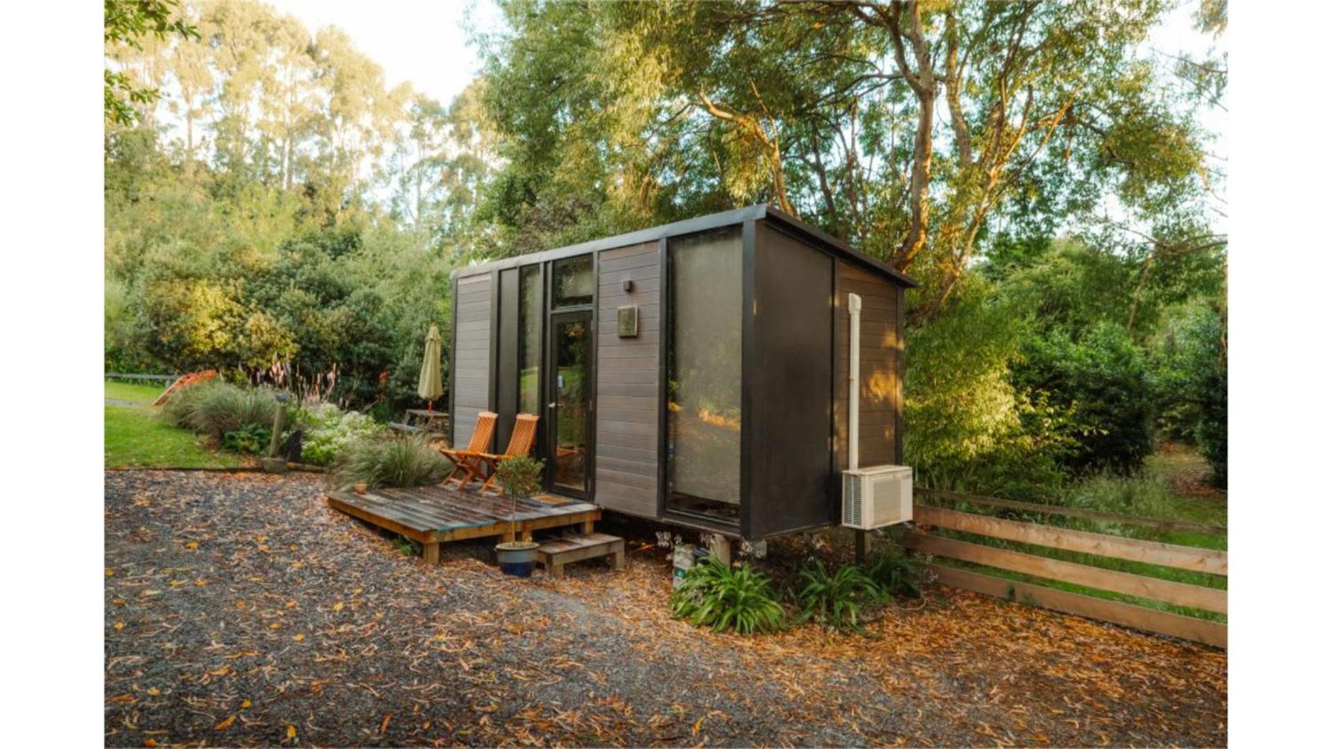 Вилла Pekapeka Tiny House By Tiny Away Owaka Экстерьер фото