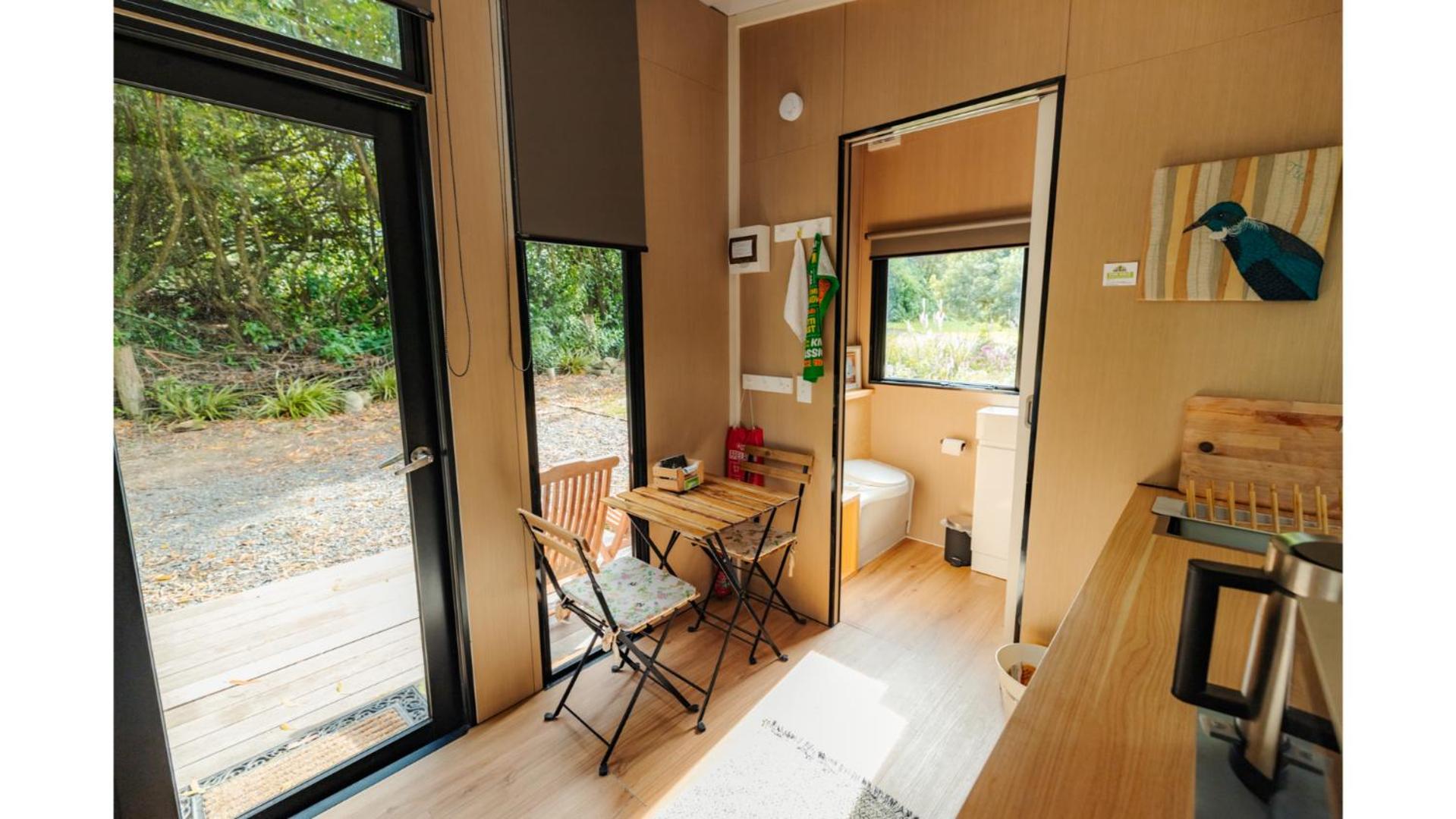 Вилла Pekapeka Tiny House By Tiny Away Owaka Экстерьер фото