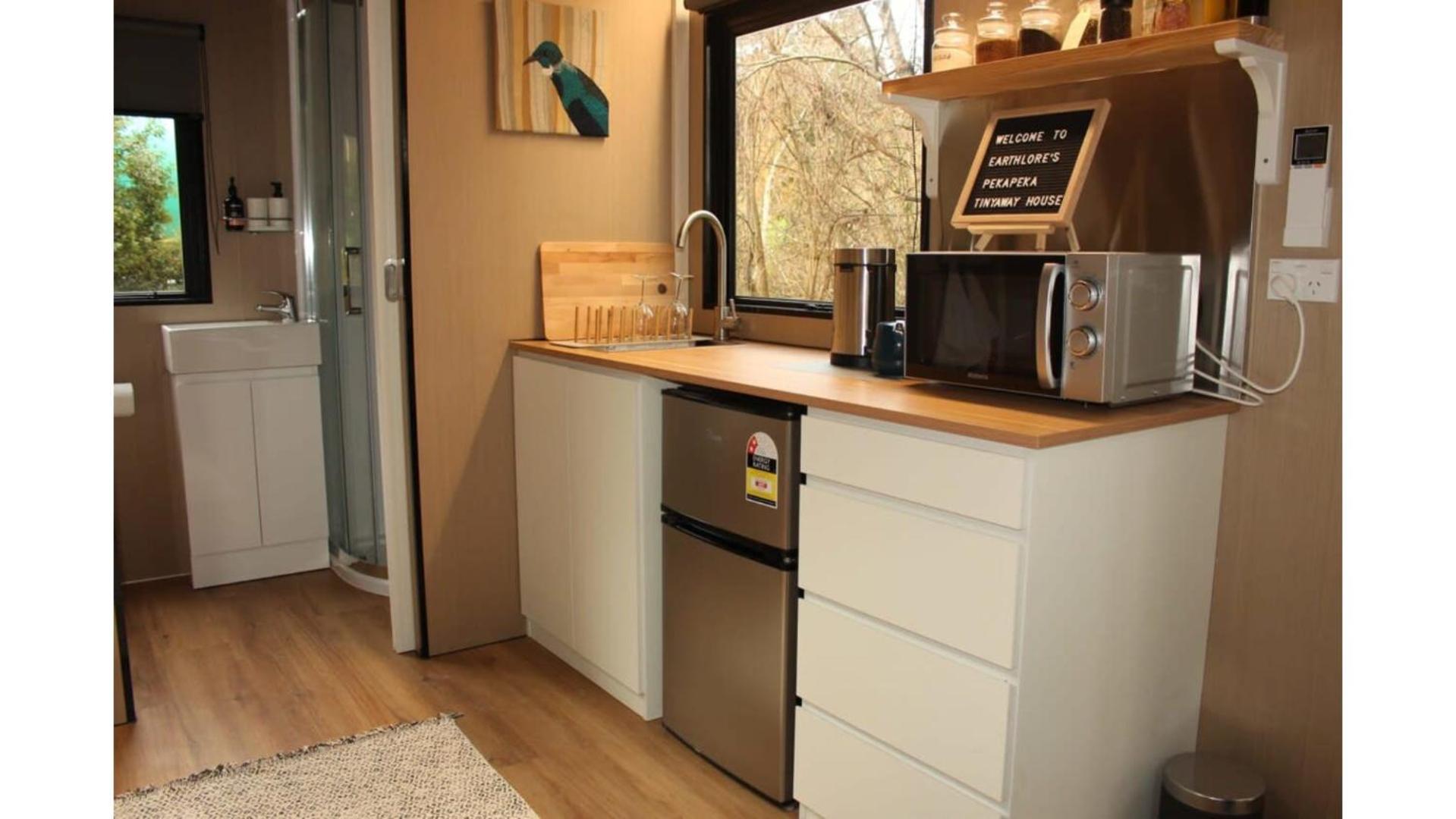 Вилла Pekapeka Tiny House By Tiny Away Owaka Экстерьер фото