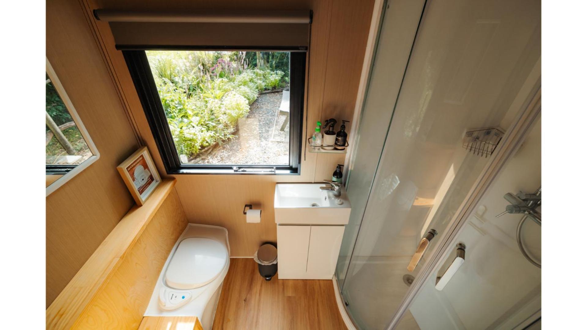 Вилла Pekapeka Tiny House By Tiny Away Owaka Экстерьер фото